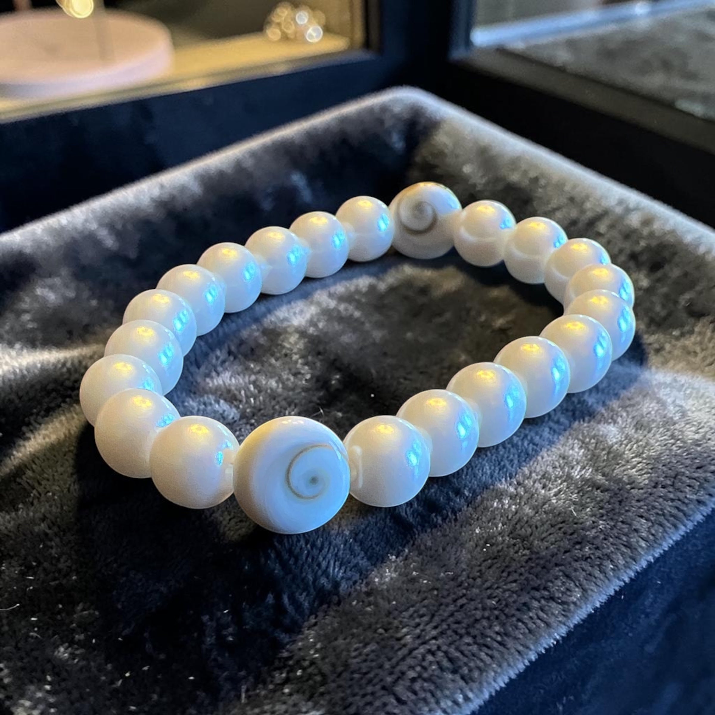 Pearl with Shiva Shell Accent Bracelet